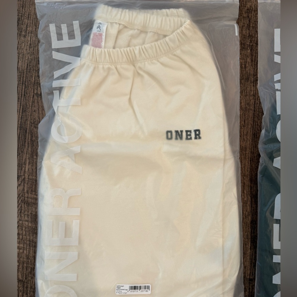 NWT Oner Active Lightweight Joggers | M Long - Off White